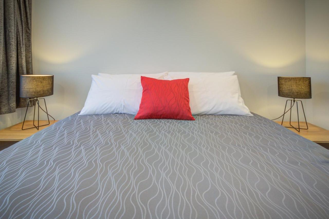 Dusky Motels Te Anau Zewnętrze zdjęcie